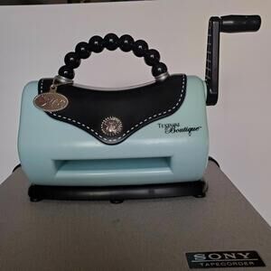 Sizzix Texture Boutique Embossing Machine Purse Style Baby Blue